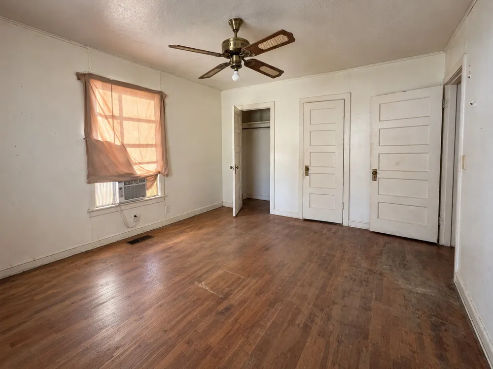 308 W Taylor Street Clarksville, TX 75426