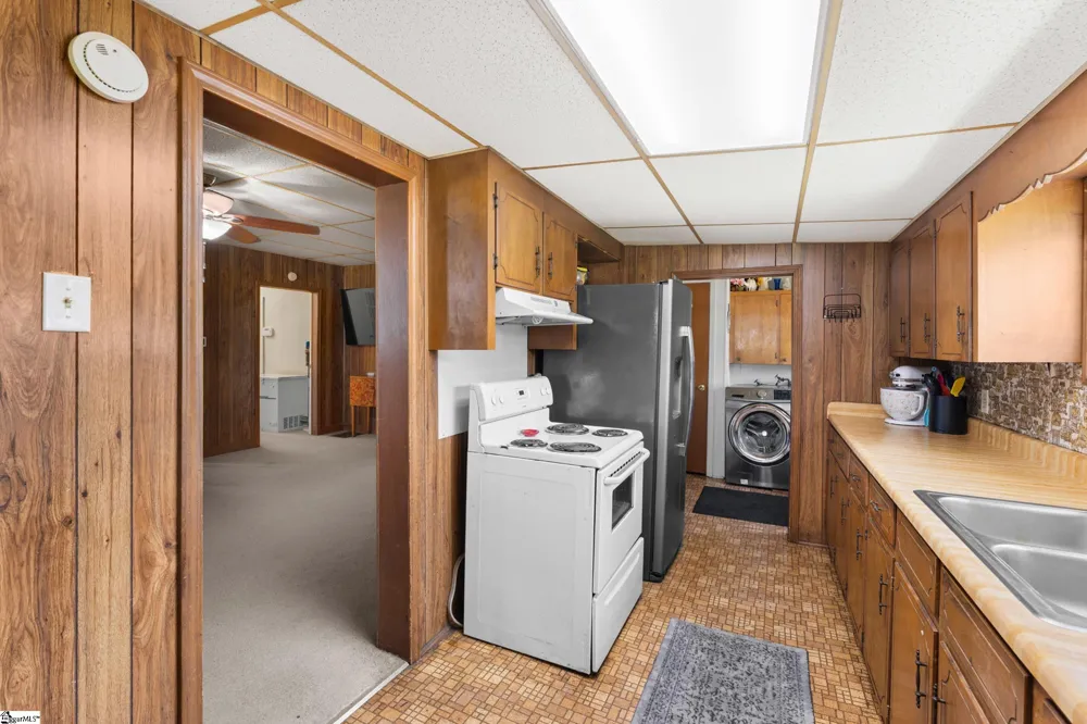31 & 33 Greenwood Avenue Ware Shoals, SC 29692