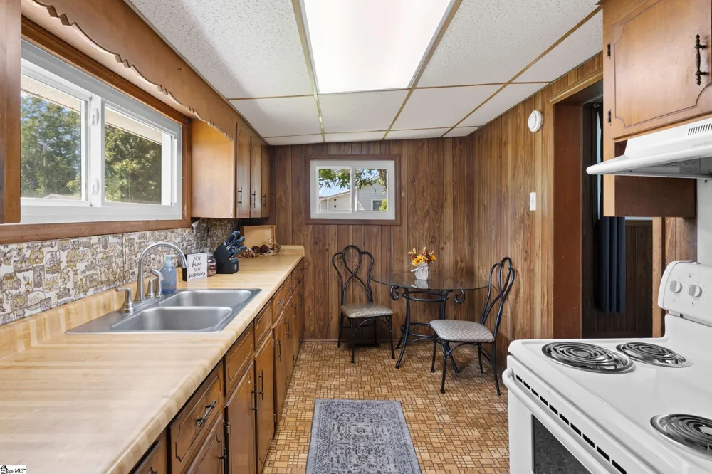 31 & 33 Greenwood Avenue Ware Shoals, SC 29692