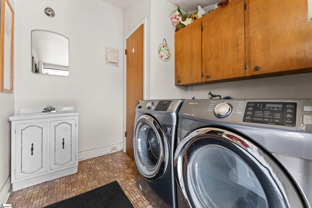 31 & 33 Greenwood Avenue Ware Shoals, SC 29692