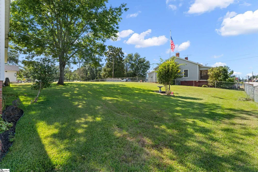 31 & 33 Greenwood Avenue Ware Shoals, SC 29692