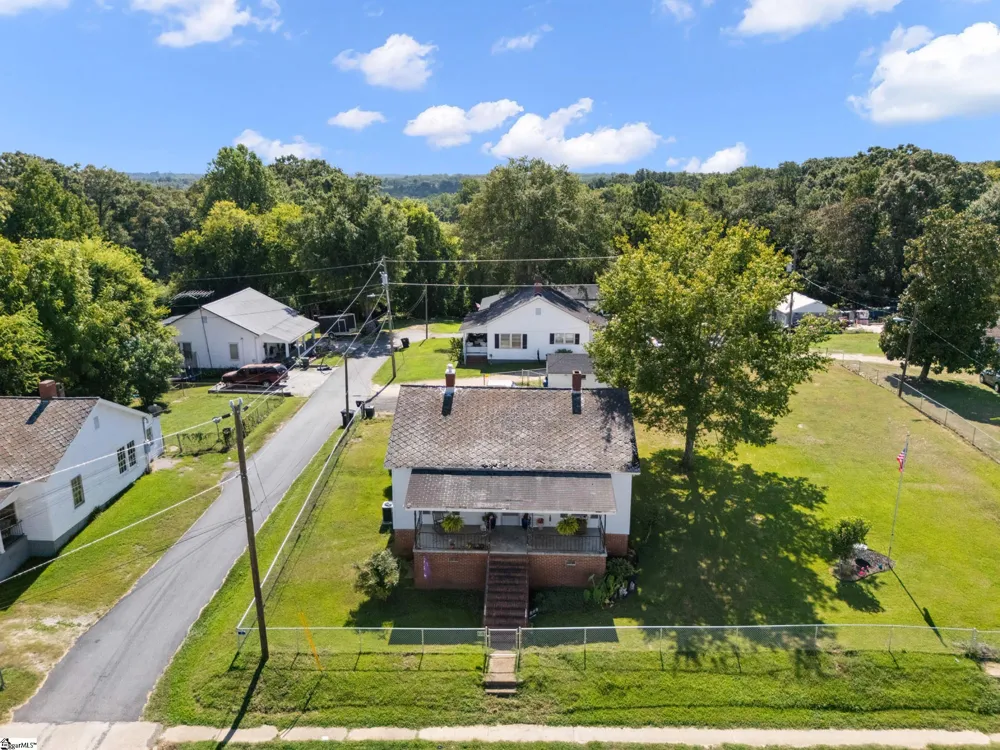 31 & 33 Greenwood Avenue Ware Shoals, SC 29692
