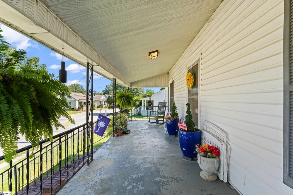 31 & 33 Greenwood Avenue Ware Shoals, SC 29692
