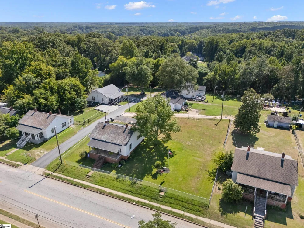 31 & 33 Greenwood Avenue Ware Shoals, SC 29692
