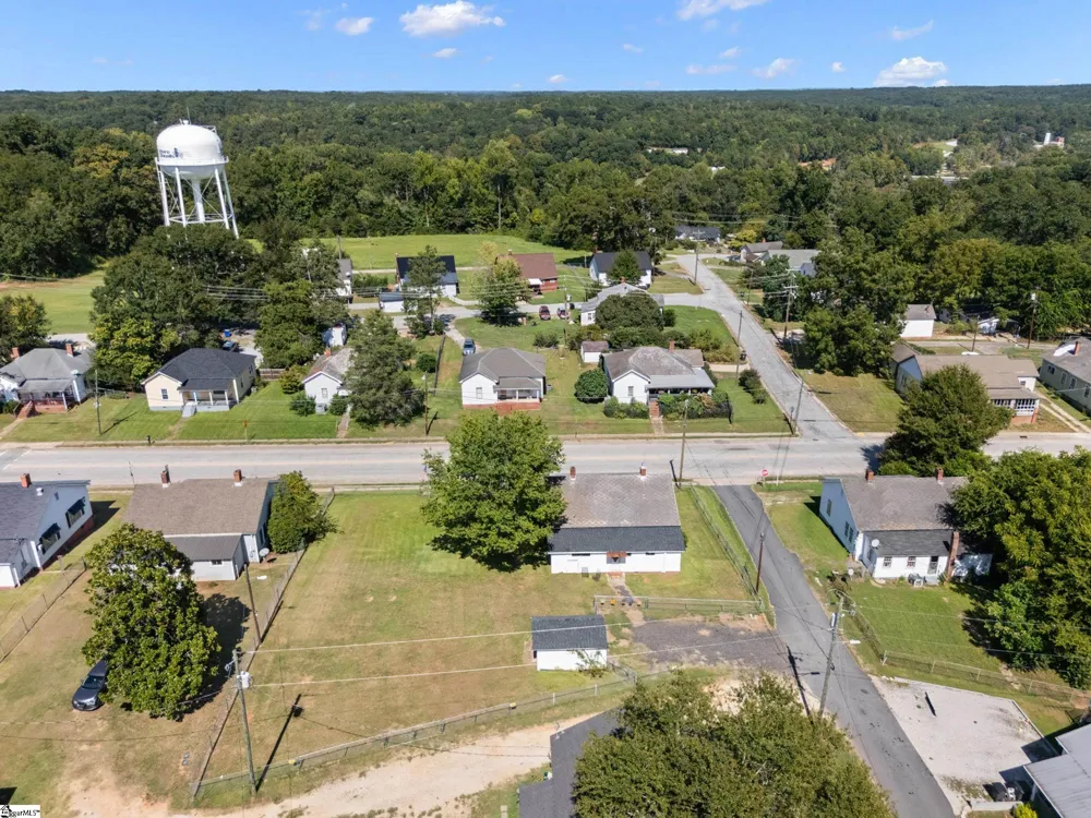31 & 33 Greenwood Avenue Ware Shoals, SC 29692