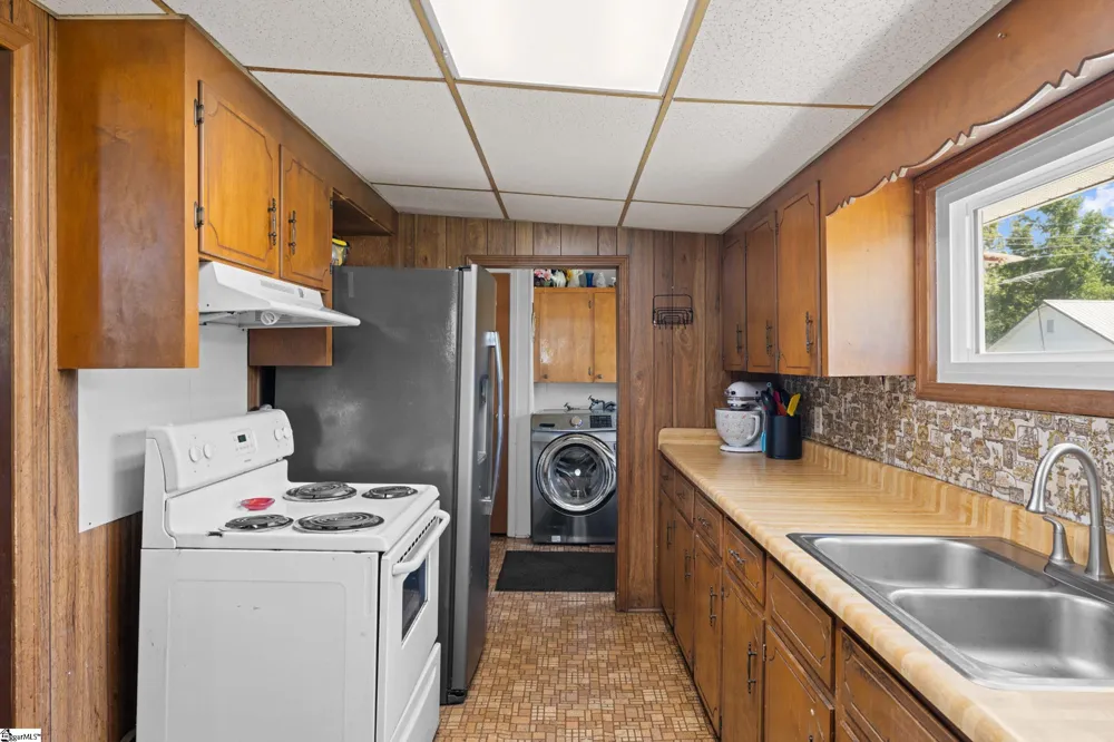 31 & 33 Greenwood Avenue Ware Shoals, SC 29692