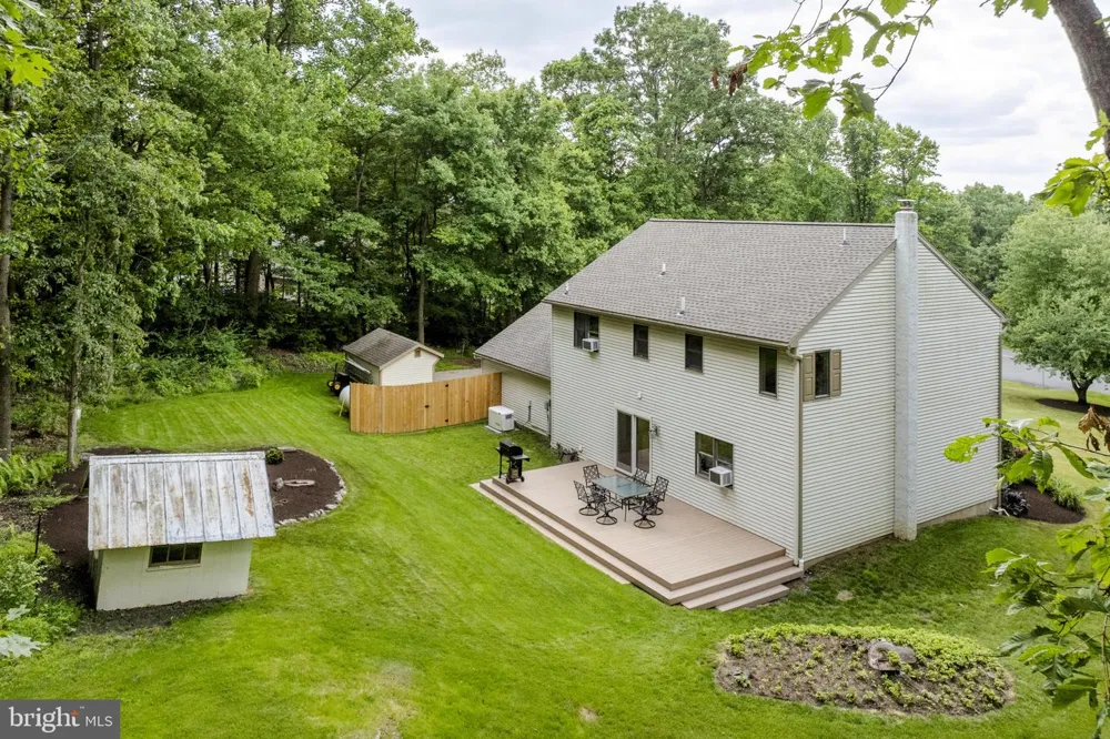 2225 LAUREL SPRINGS DRIVE Narvon, PA 17555