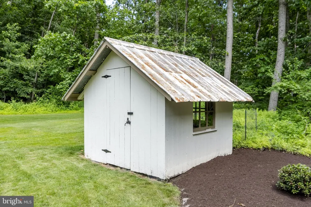 2225 LAUREL SPRINGS DRIVE Narvon, PA 17555