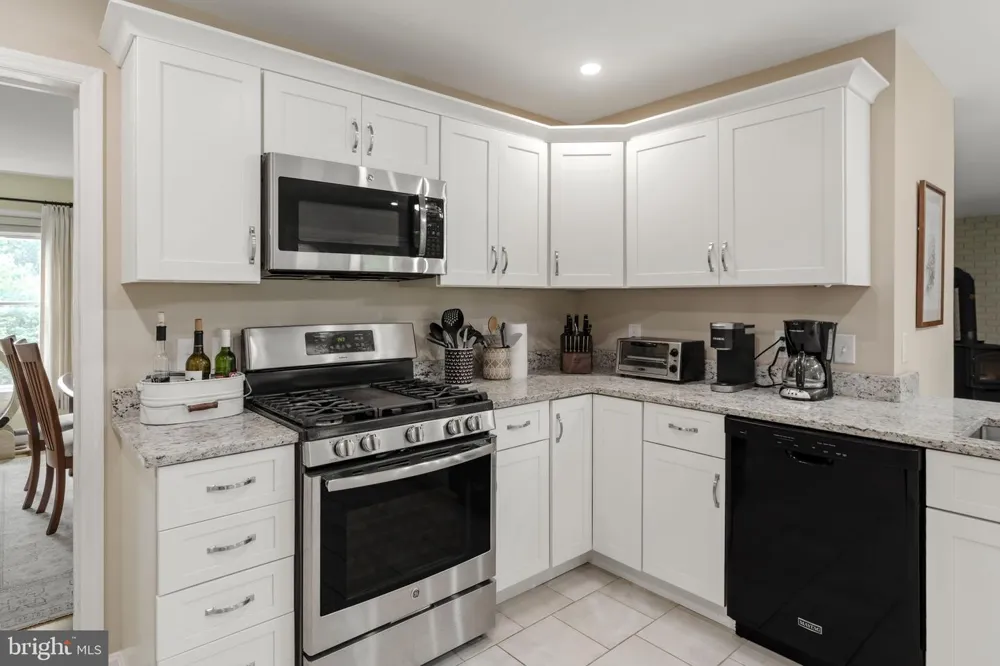 2225 LAUREL SPRINGS DRIVE Narvon, PA 17555
