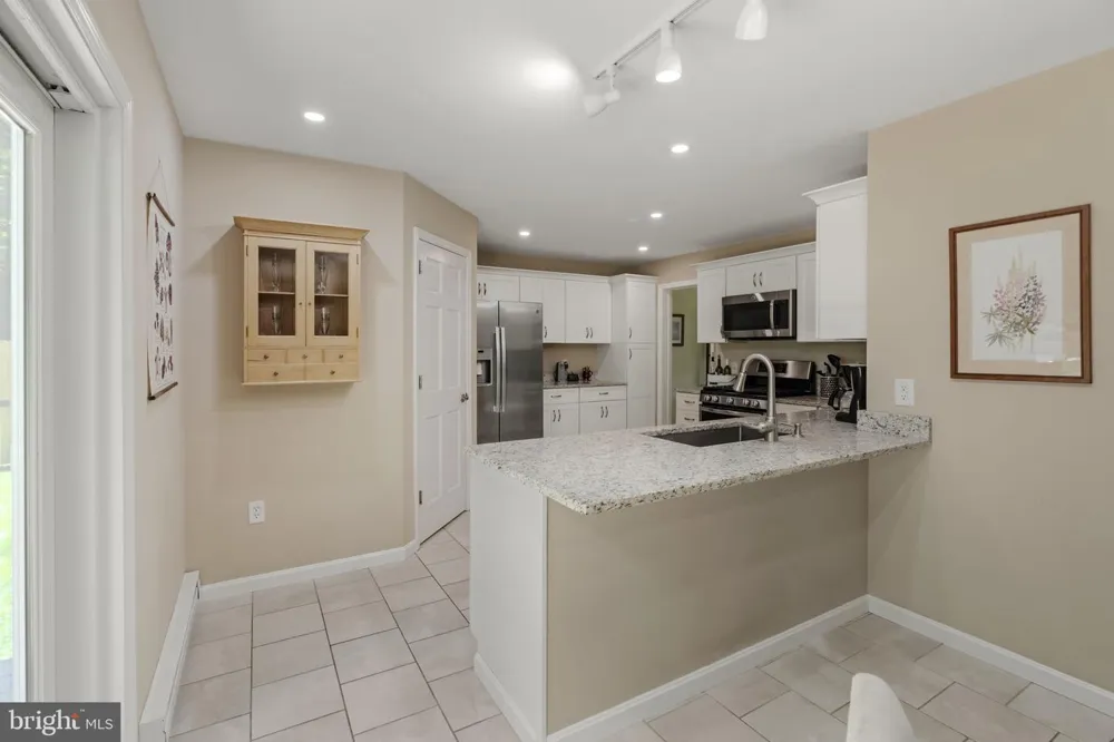 2225 LAUREL SPRINGS DRIVE Narvon, PA 17555