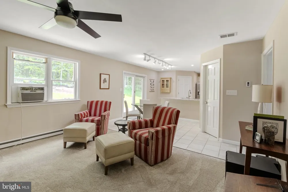 2225 LAUREL SPRINGS DRIVE Narvon, PA 17555