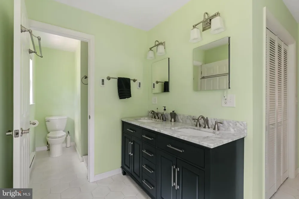 2225 LAUREL SPRINGS DRIVE Narvon, PA 17555