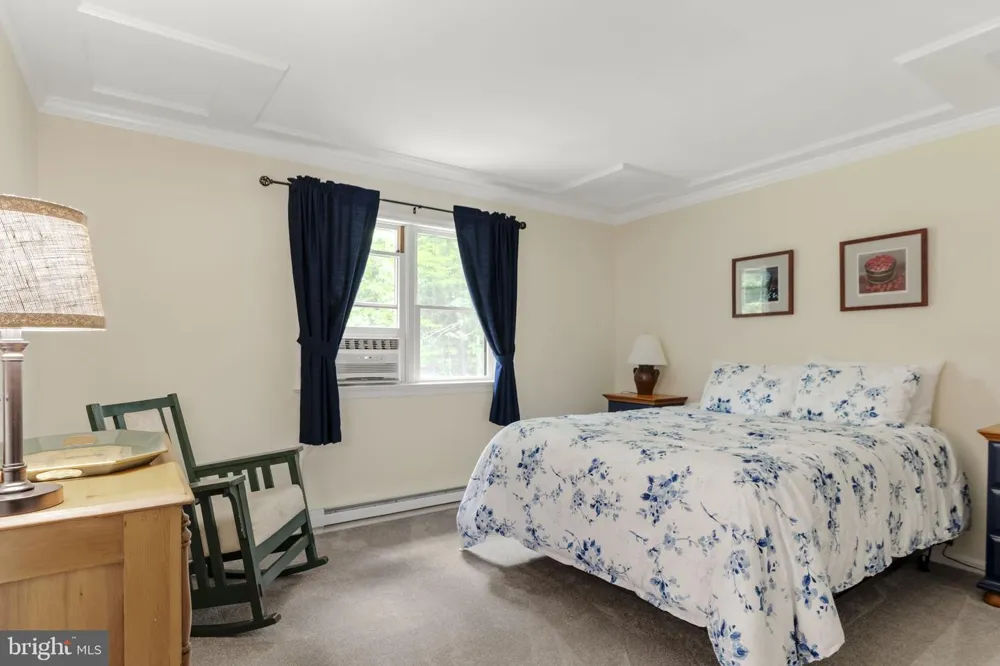 2225 LAUREL SPRINGS DRIVE Narvon, PA 17555