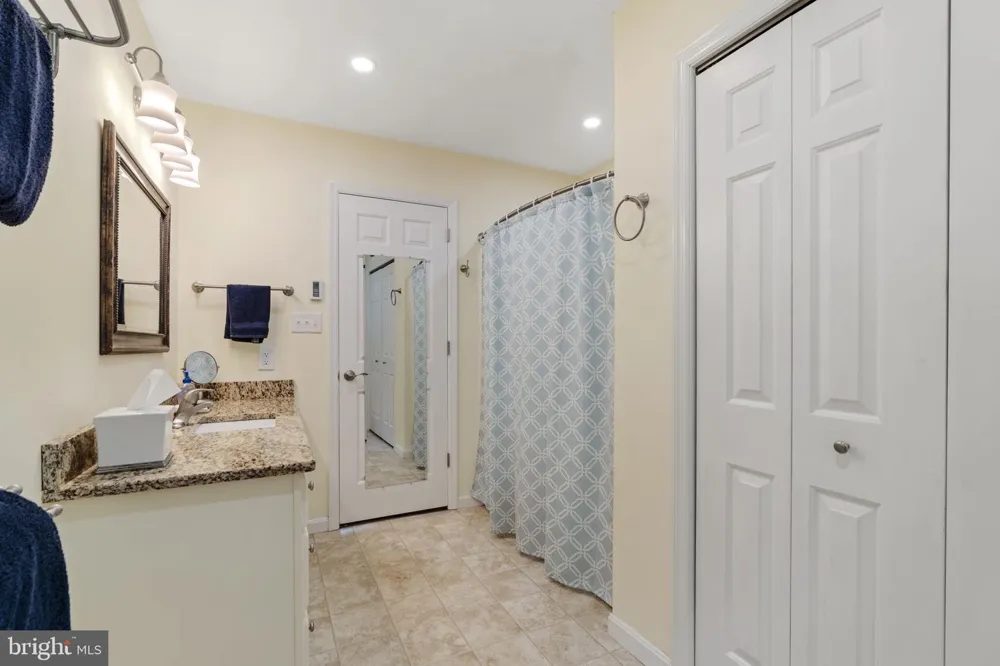 2225 LAUREL SPRINGS DRIVE Narvon, PA 17555
