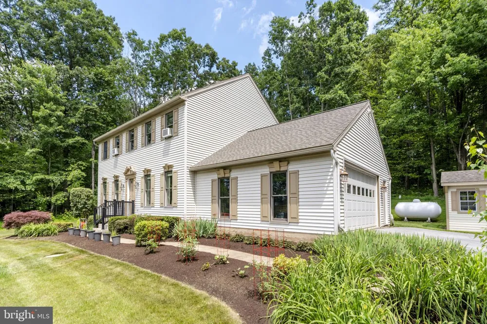 2225 LAUREL SPRINGS DRIVE Narvon, PA 17555