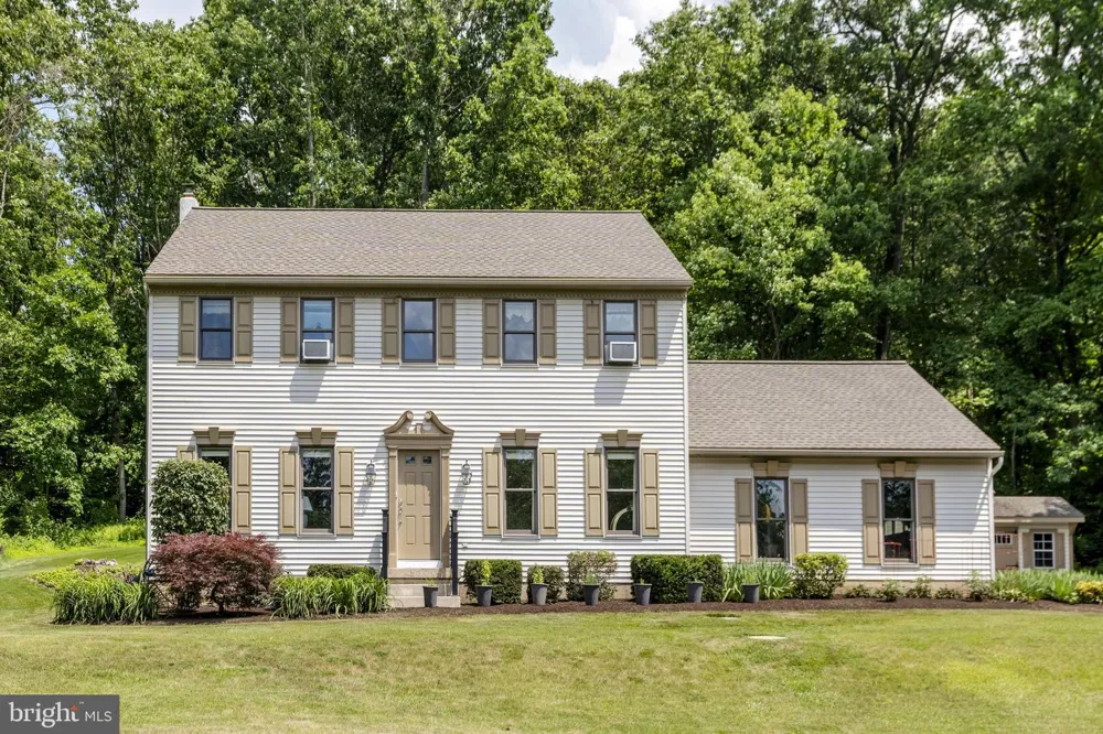 2225 LAUREL SPRINGS DRIVE Narvon, PA 17555