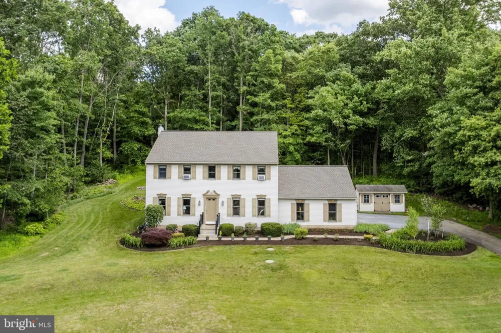 2225 LAUREL SPRINGS DRIVE Narvon, PA 17555