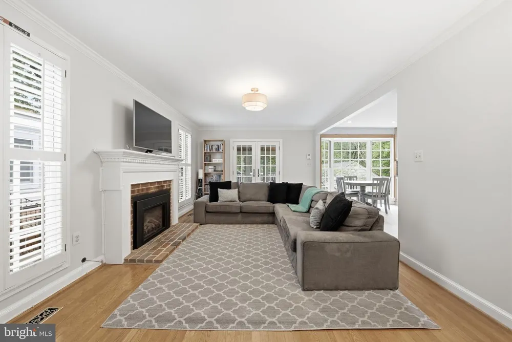 616 26TH STREET S Arlington, VA 22202
