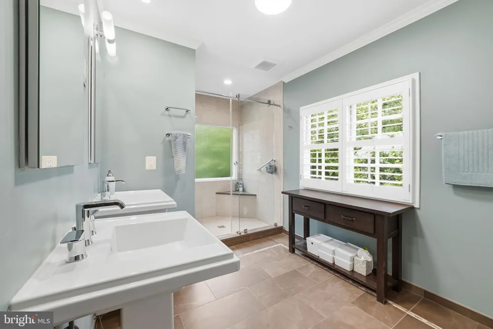 616 26TH STREET S Arlington, VA 22202