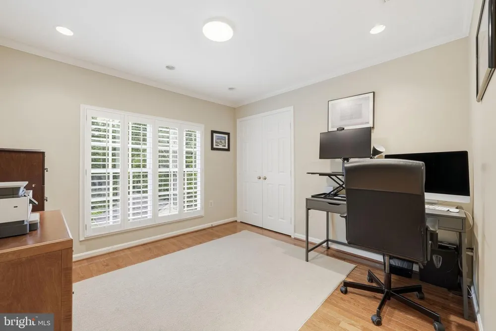 616 26TH STREET S Arlington, VA 22202