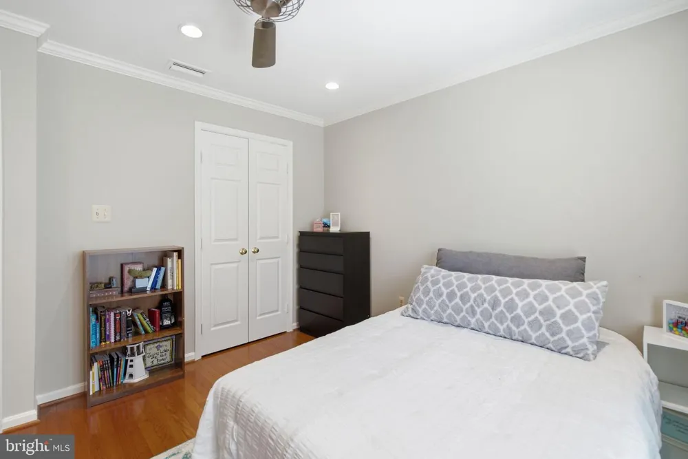 616 26TH STREET S Arlington, VA 22202