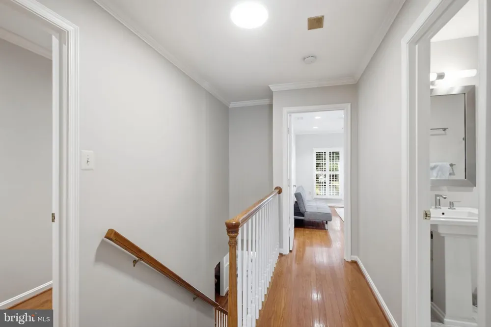 616 26TH STREET S Arlington, VA 22202