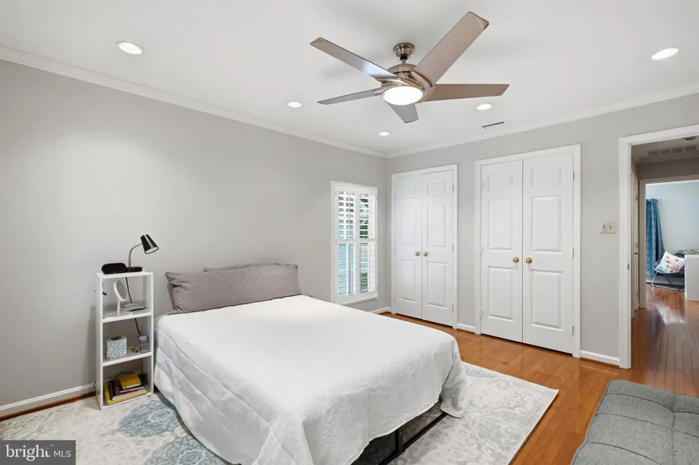 616 26TH STREET S Arlington, VA 22202