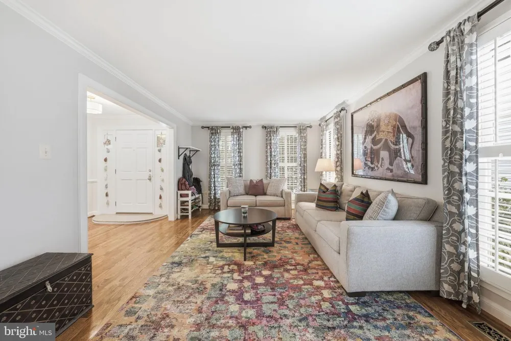 616 26TH STREET S Arlington, VA 22202
