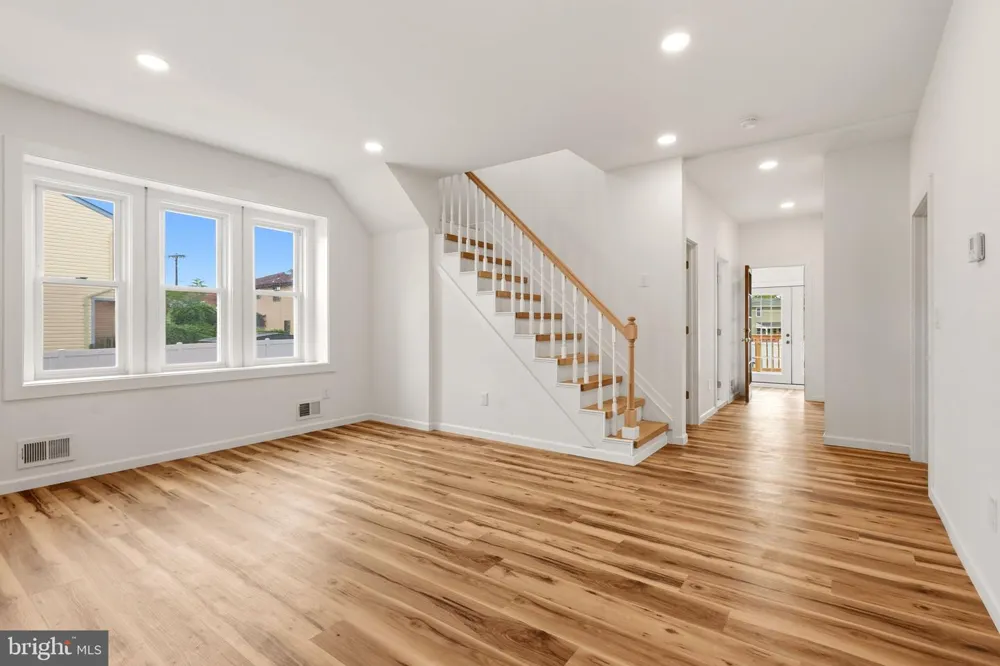 12 MORTON STREET Riverside, NJ 08075