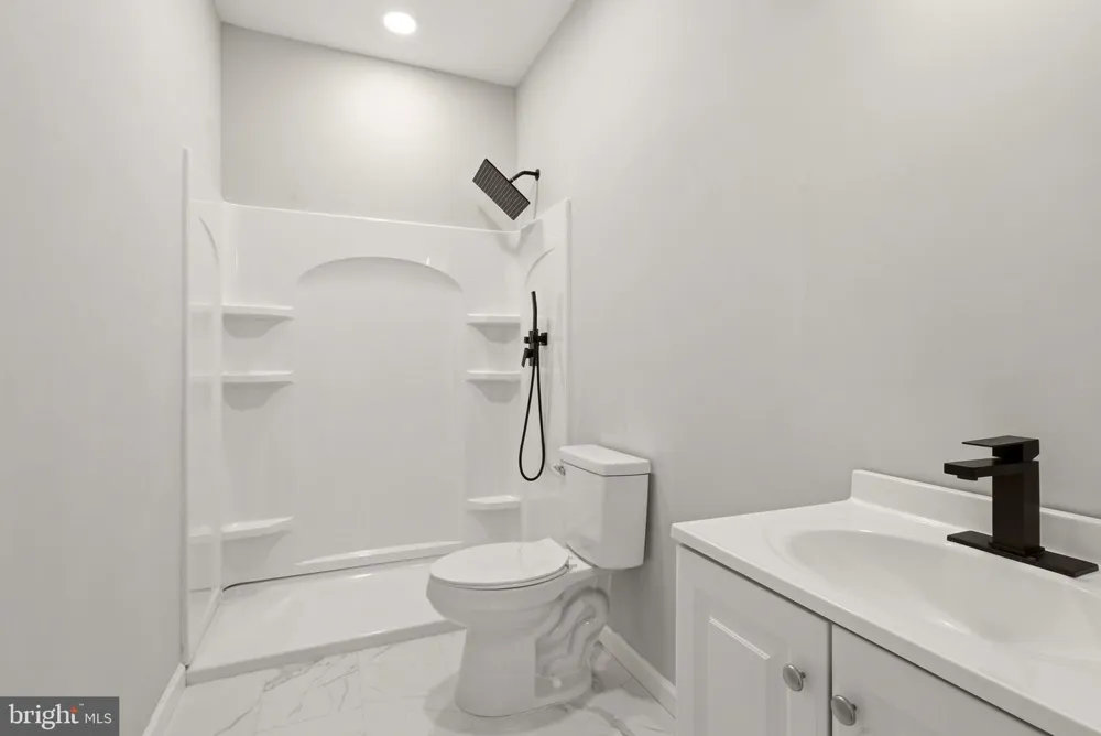 12 MORTON STREET Riverside, NJ 08075