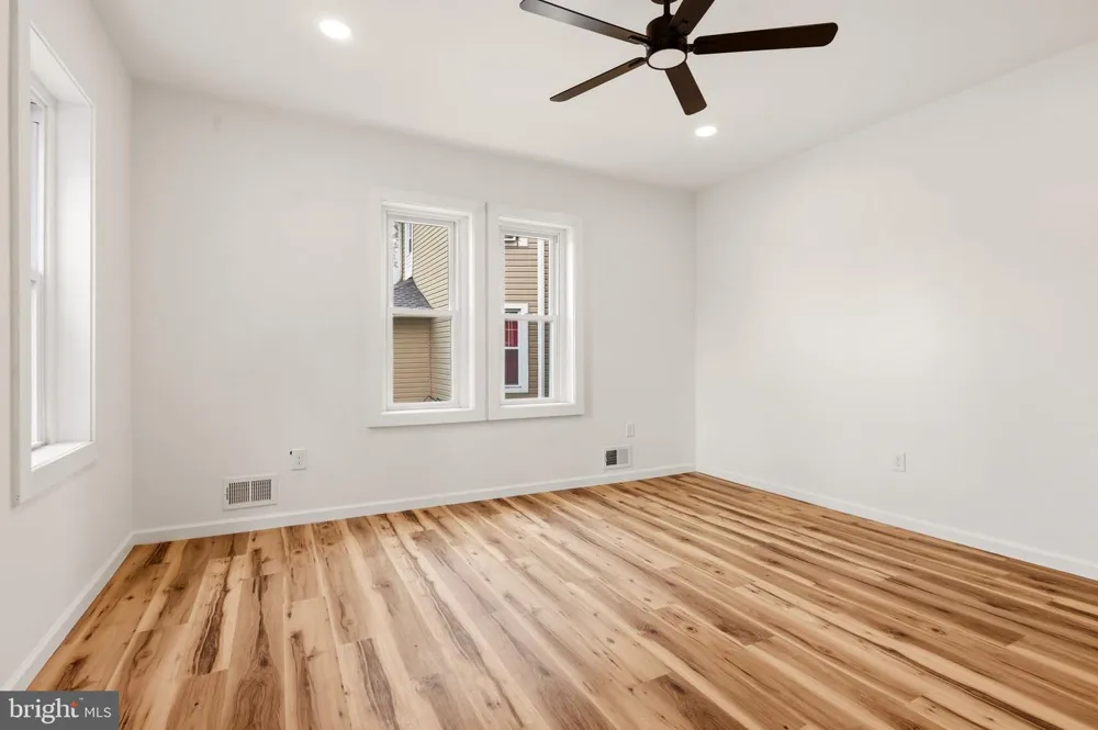 12 MORTON STREET Riverside, NJ 08075
