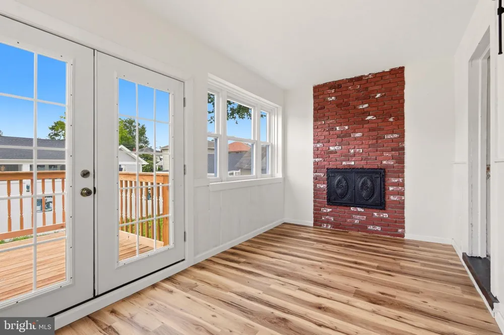 12 MORTON STREET Riverside, NJ 08075