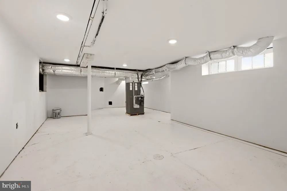 12 MORTON STREET Riverside, NJ 08075