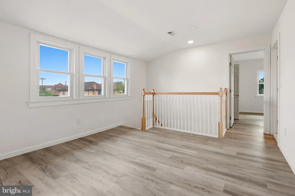 12 MORTON STREET Riverside, NJ 08075