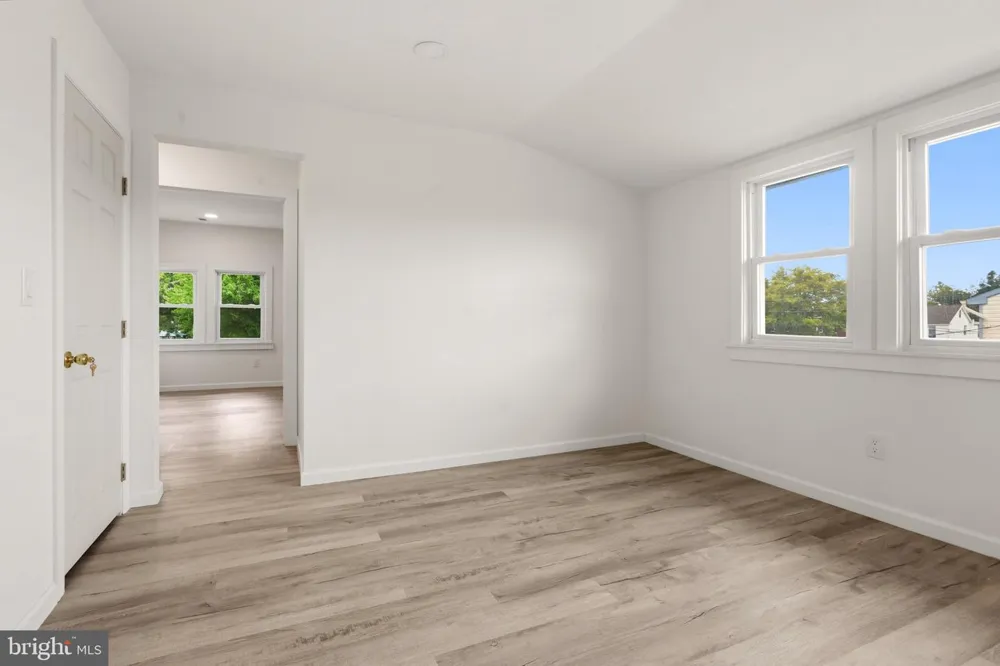 12 MORTON STREET Riverside, NJ 08075