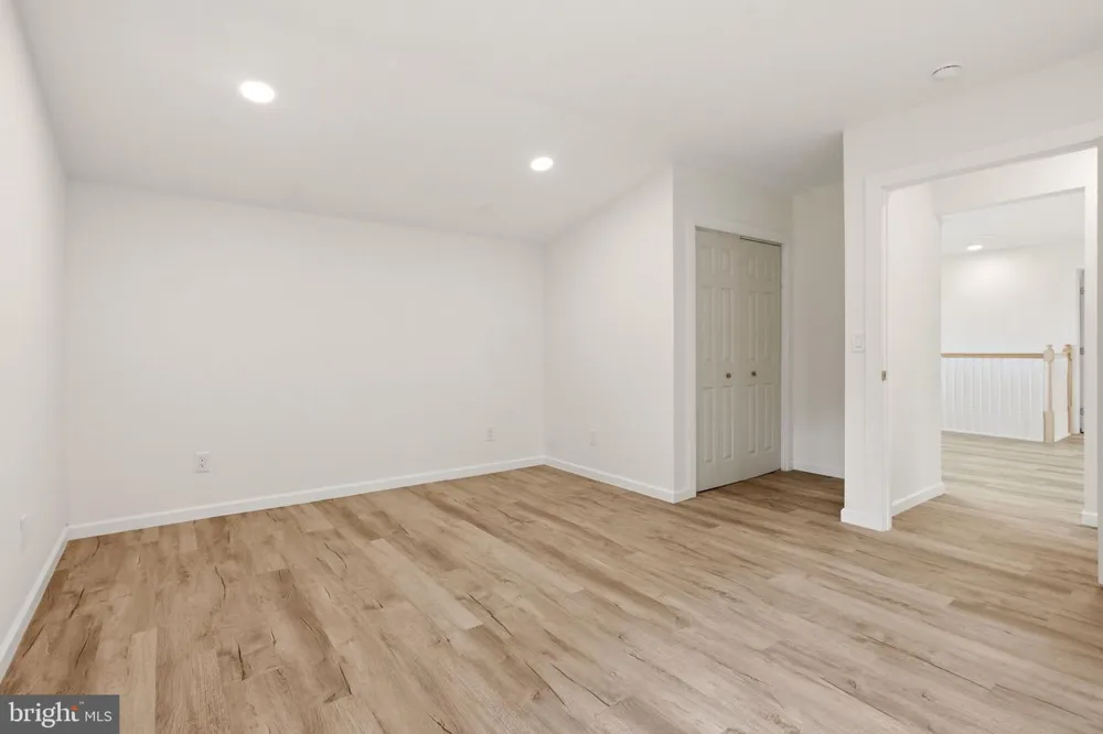 12 MORTON STREET Riverside, NJ 08075