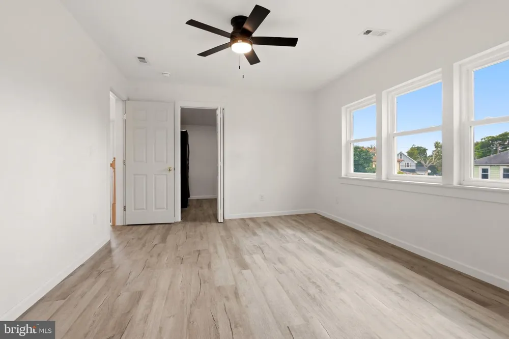 12 MORTON STREET Riverside, NJ 08075