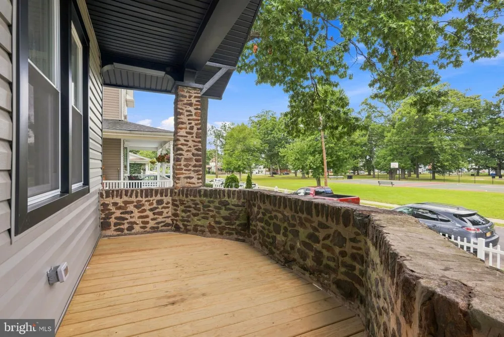 12 MORTON STREET Riverside, NJ 08075