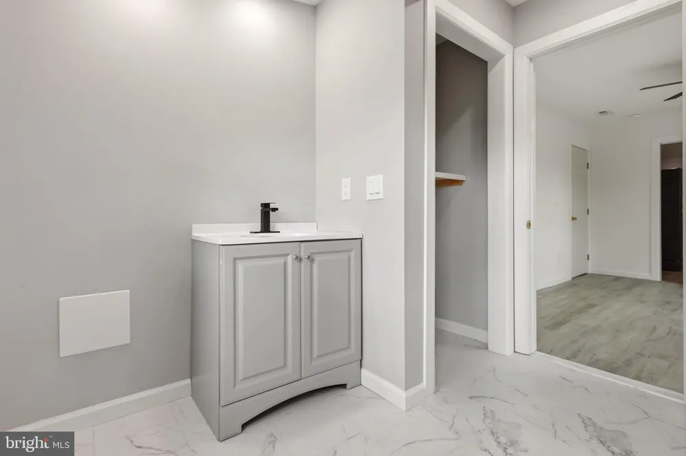 12 MORTON STREET Riverside, NJ 08075