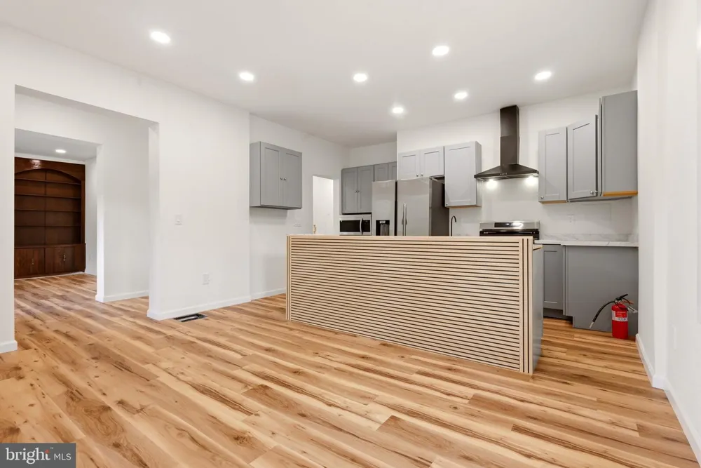 12 MORTON STREET Riverside, NJ 08075