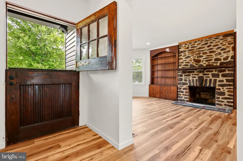 12 MORTON STREET Riverside, NJ 08075
