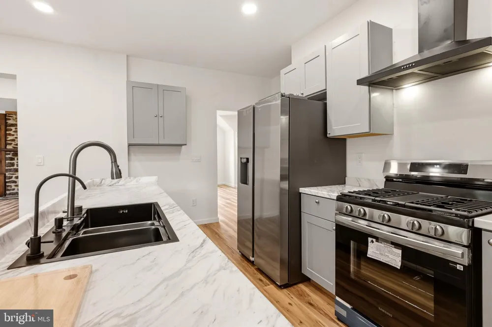 12 MORTON STREET Riverside, NJ 08075