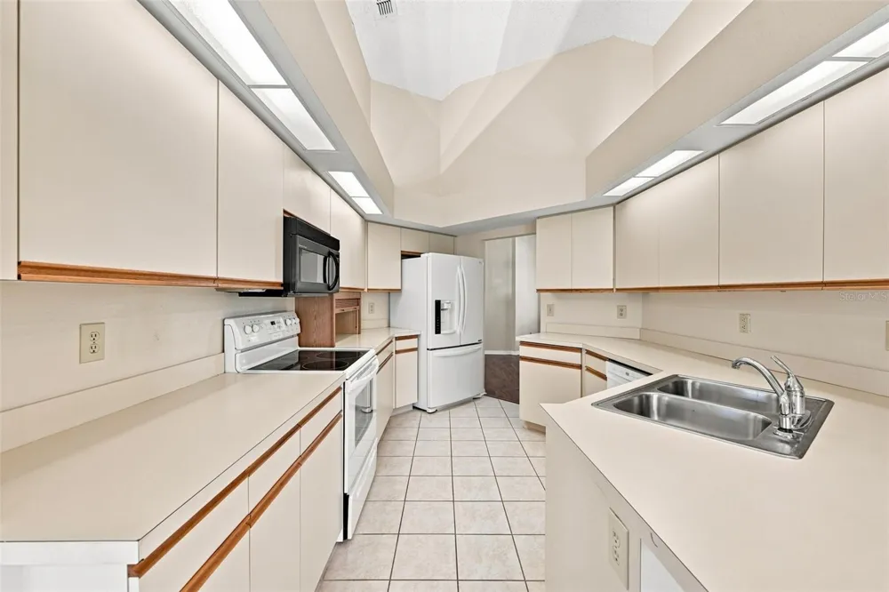 321 NORTHWAY DRIVE Sun City Center, FL 33573