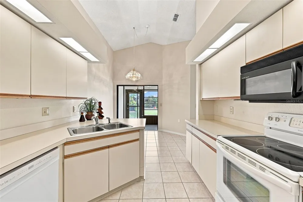 321 NORTHWAY DRIVE Sun City Center, FL 33573