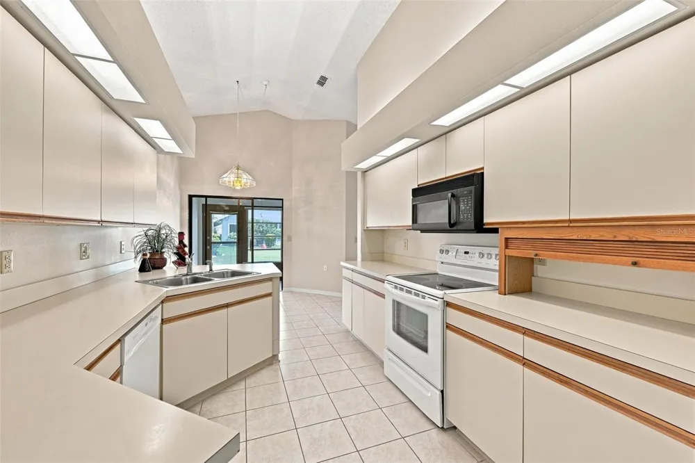 321 NORTHWAY DRIVE Sun City Center, FL 33573