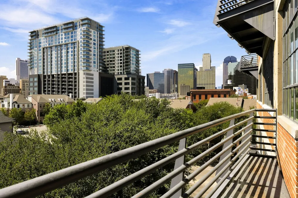 2220 Canton Street #409 Dallas, TX 75201