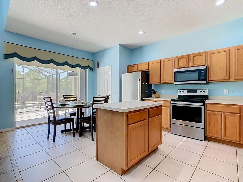 8551 LA ISLA DRIVE Kissimmee, FL 34747
