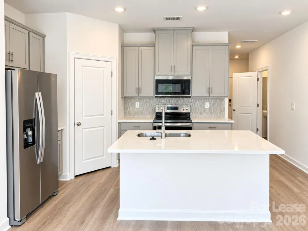 9024 Foggy Brook Loop Charlotte, NC 28216
