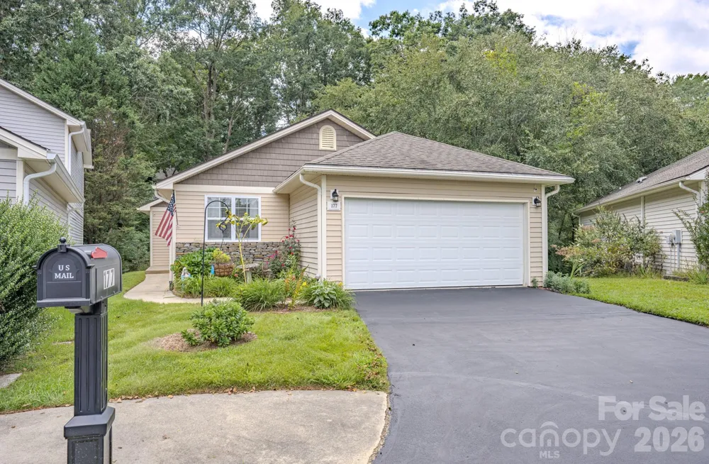 177 Clear Creekside Drive Hendersonville, NC 28792