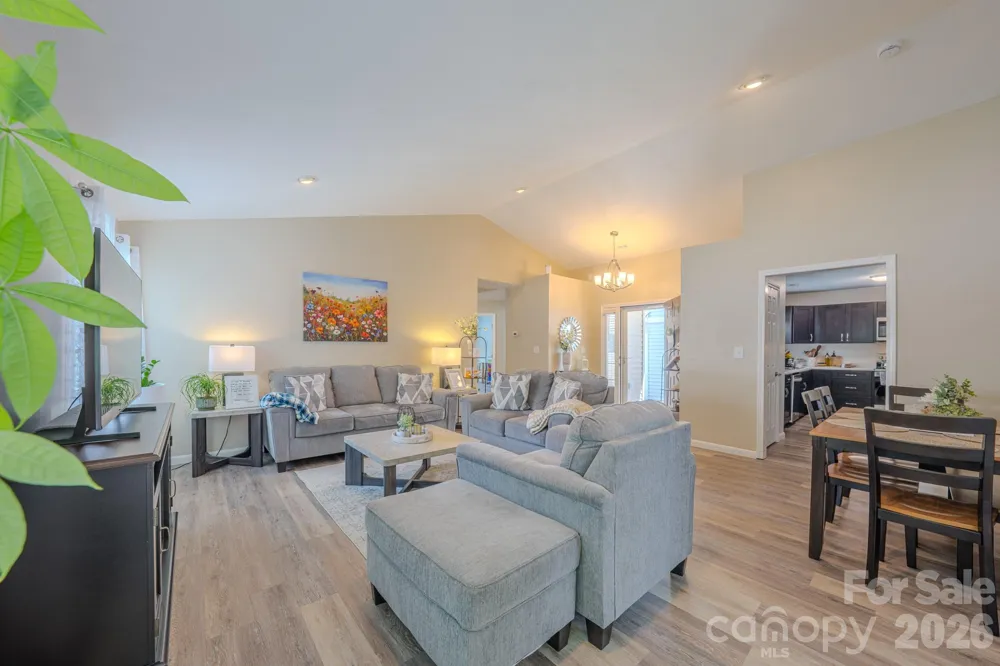 177 Clear Creekside Drive Hendersonville, NC 28792